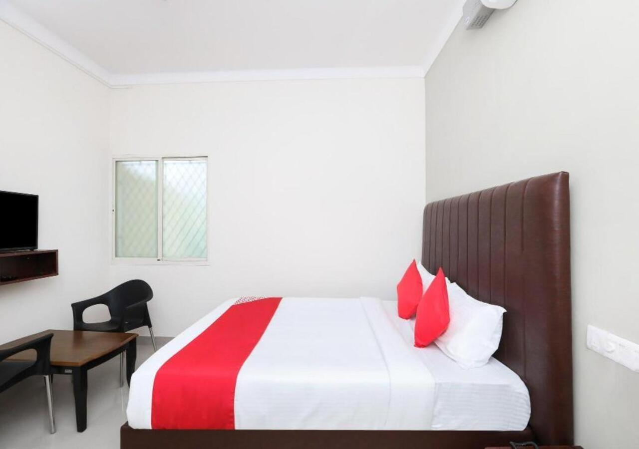 Hotel The Green Orchid Mysore Exteriör bild