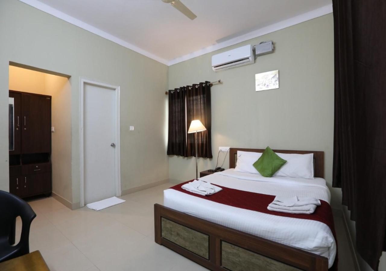 Hotel The Green Orchid Mysore Exteriör bild